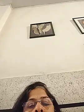 NakedMILFx's Live XXX Chat