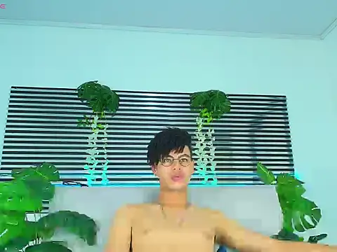 ThiiagoSaeenz Show in webcam