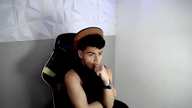 Chat +18 de Mathias_twinkk ao vivo