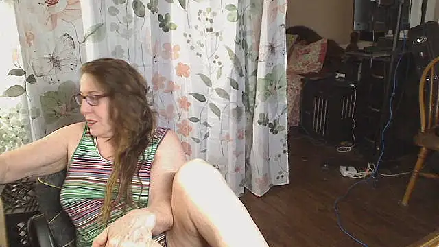 Chat +18 de Ireallysquirt ao vivo