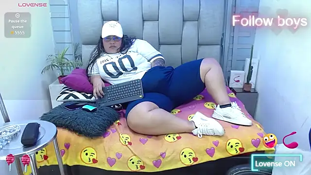 Chat +18 de evelin_zaens ao vivo