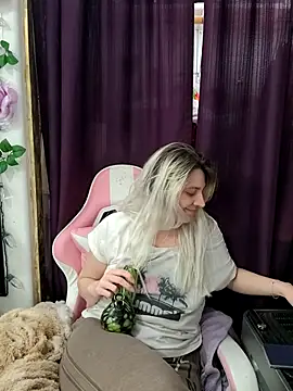 Chat +18 de ScarletCallings_420 ao vivo