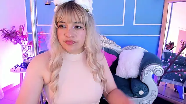 TaraTaylorr's Live XXX Chat