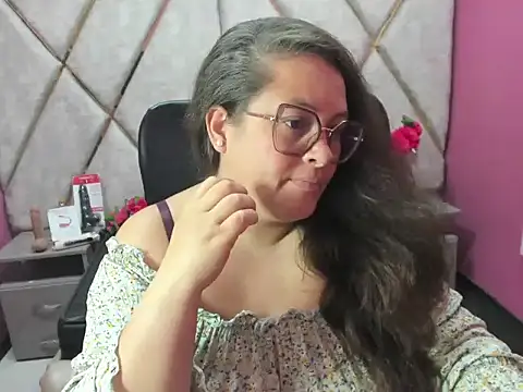 Chatroom XXX en direct de Sarah_Boobs_