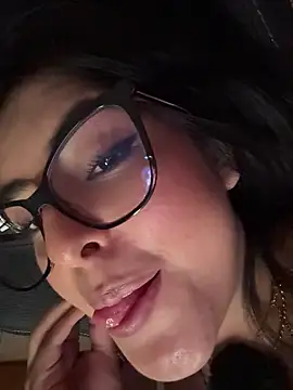 kim_zaratte's Live XXX Chat