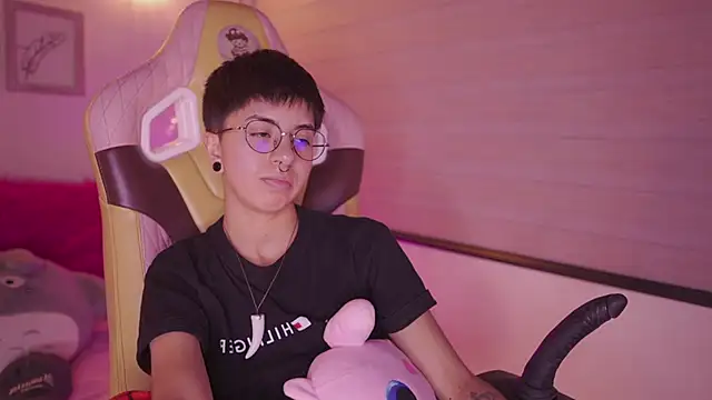 tommy_blue's Live XXX Chat