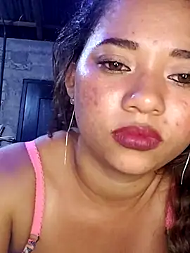 Violethroos Adlı Modelin Canlı XXX Sohbeti