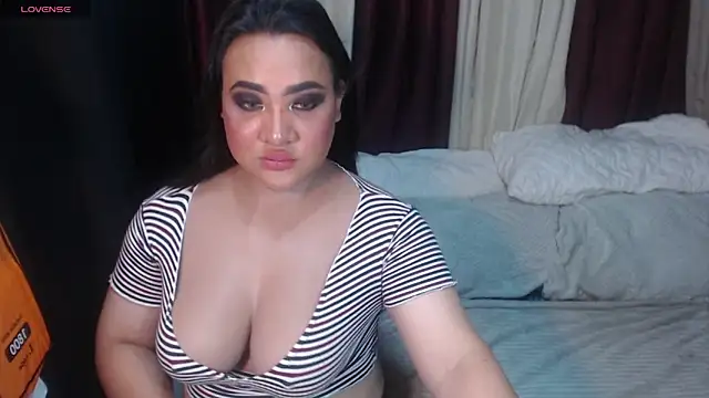 Freya_Goddess: διαδικτυακό σόου στην κάμερα