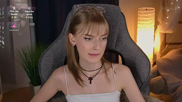 KiraMontoya's Live XXX Chat