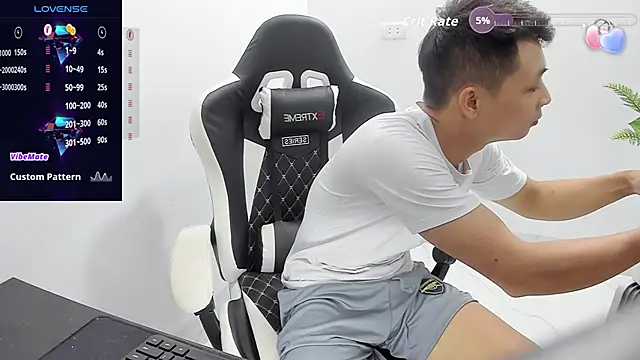 Chat XXX en directo de Naughty___asian