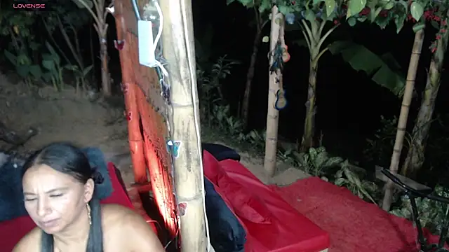 esmeralda_li Chat XXX in diretta