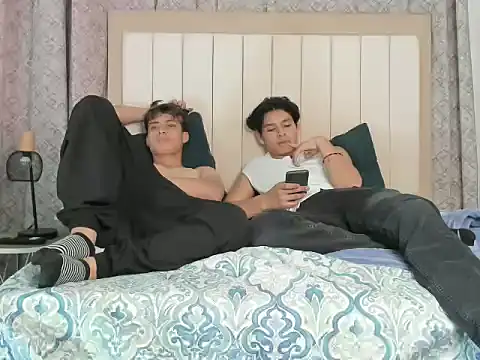 thomas_and_thiagoのウェブカメラショー