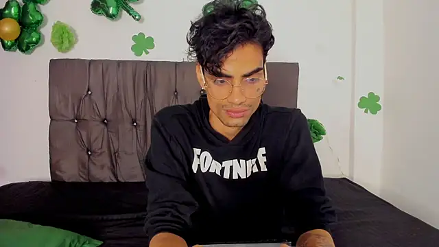 Gay_Red_Room 现场XXX聊天