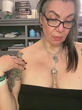 dieseldame1313 Webcam Show