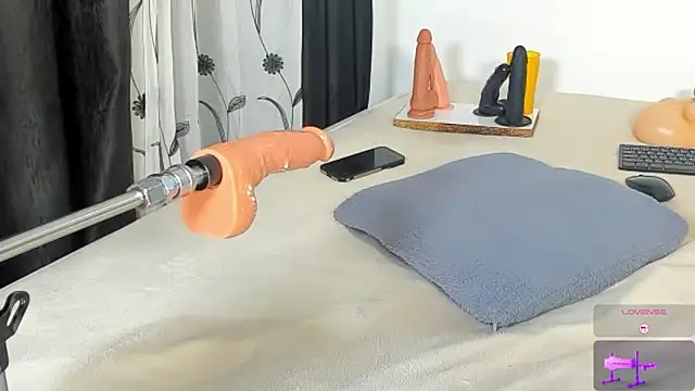 CREAMY_BUBBLEGUMのライブXXXチャット