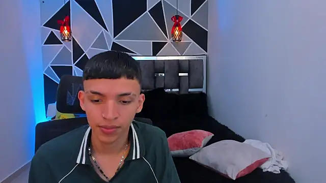 แชท XXX สดของ Juan_Nd_Steven