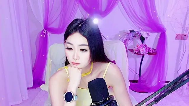 Tili-668's Live XXX Chat