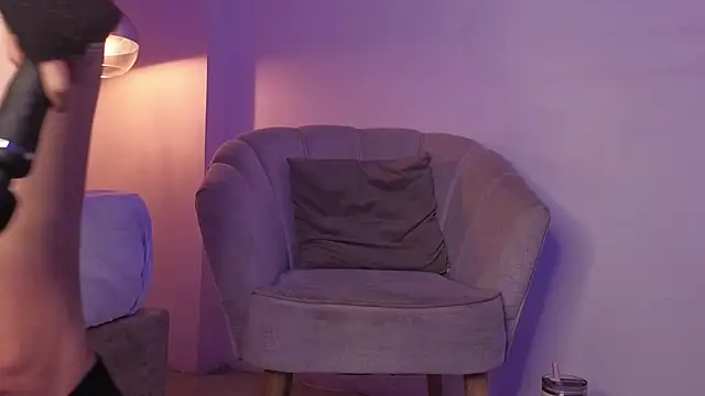 Nioki_ Show in webcam