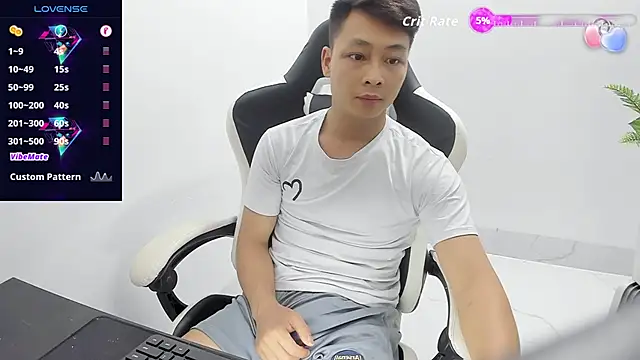 Naughty___asian 网络视讯表演