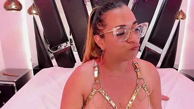 MHONIKBELUCCI 现场XXX聊天