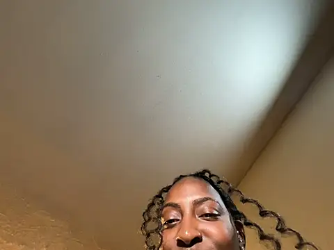 แชท XXX สดของ ChocolateTingz