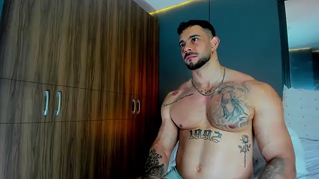 massimo_visconti's Live XXX Chat