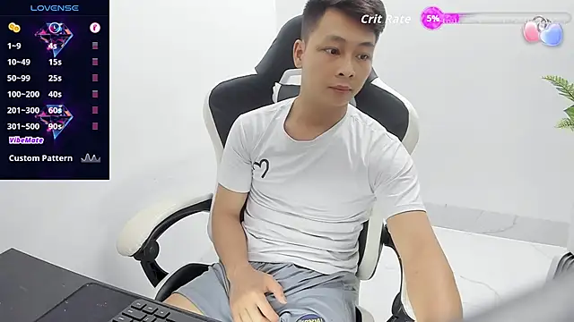 Naughty___asian 即時 XXX 聊天