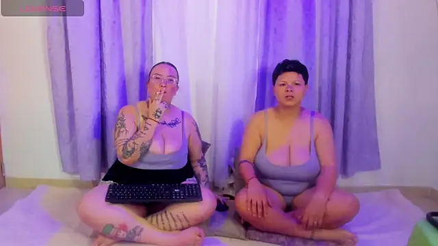 MiaYMolly: απευθείας συνομιλία ΧΧΧ