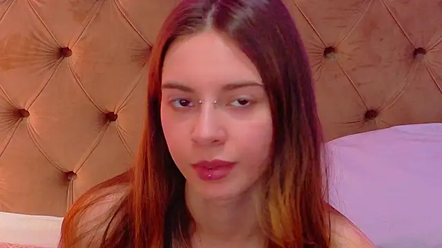 CoraVex Adlı Modelin Canlı XXX Sohbeti