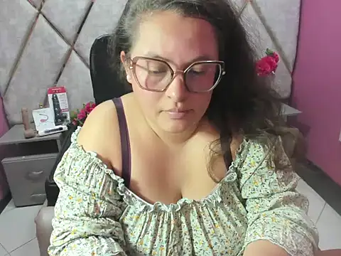 Sarah_Boobs_ élő XXX-chatje