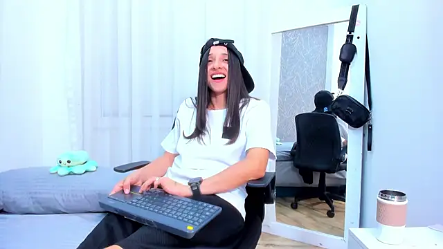 ViictoriiaSaenz's Live XXX Chat