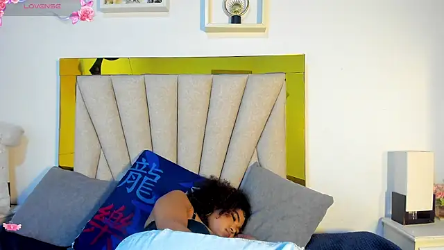 Chat +18 de vahiolet_fuentes ao vivo