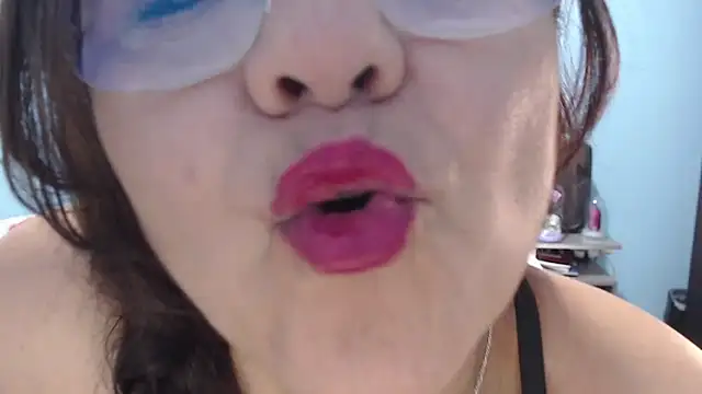 Онлайн чат XXX AngelRouss