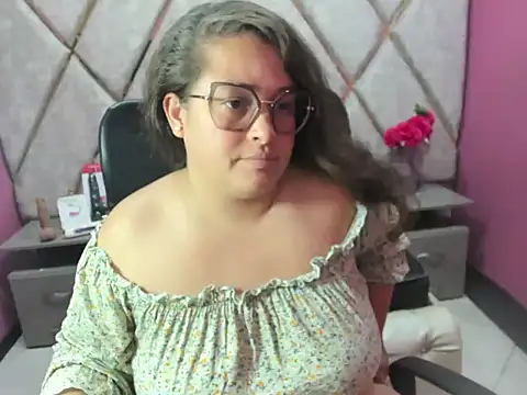 Онлайн чат XXX Sarah_Boobs_