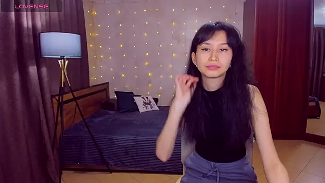 SheilaRare Adlı Modelin Canlı XXX Sohbeti