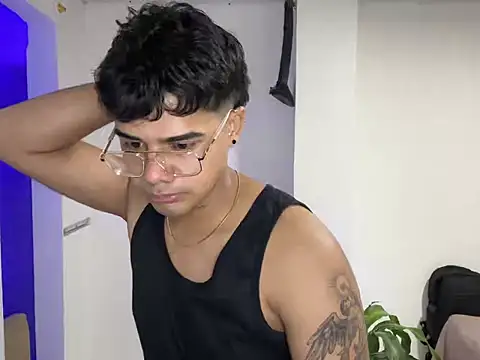 Pokazy przed kamerką – matiass_vegas