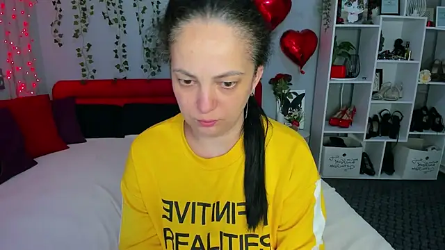 DarlingMilf 网络视讯表演