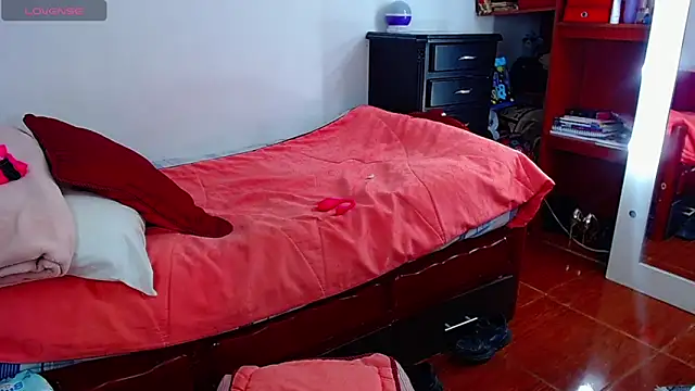 MariamGray1: онлайн-секс-чат