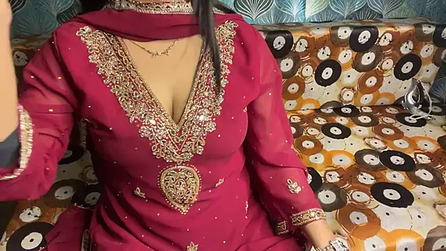 shuhana_ Show in webcam