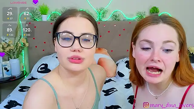 Chat XXX en directo de Mary_Dina