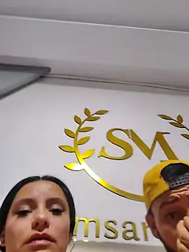 Chat XXX en directo de KiiraMonroe