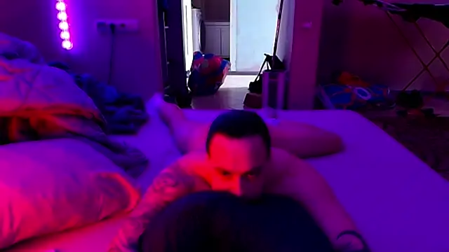 baphomet_from_ice: διαδικτυακό σόου στην κάμερα