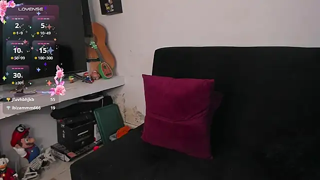 Britney_Rose élő XXX-chatje