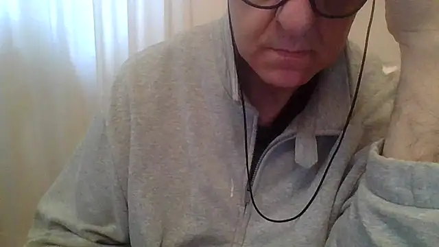 ANONIMO7735 Chat XXX live