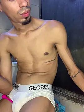 alexx_23cm Adlı Modelin Web Kamerası Şovu