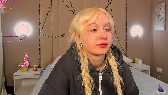 AdeleSilvy Adlı Modelin Canlı XXX Sohbeti