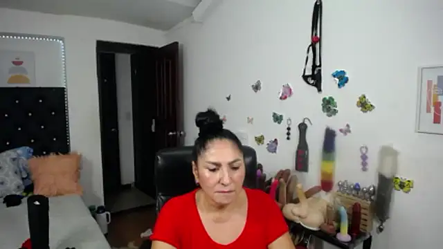 Chatroom XXX en direct de mature_bigboobs10