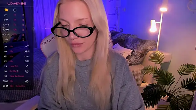 AnyaTaylor_'s Live XXX Chat