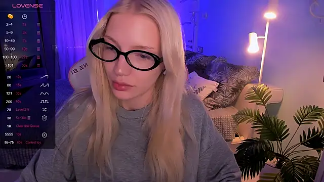 AnyaTaylor_ élő XXX-chatje