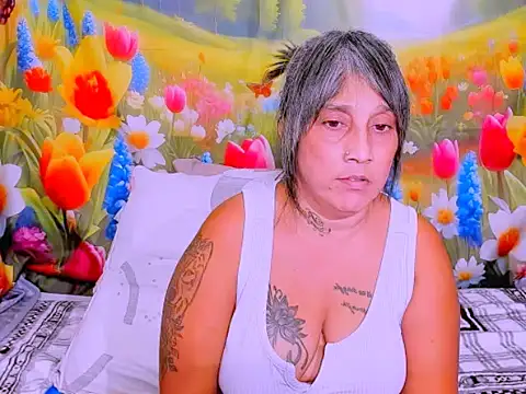 indianroxy's Live XXX Chat